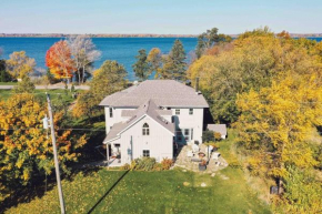 Loyalist Lakehouse with Private Beach